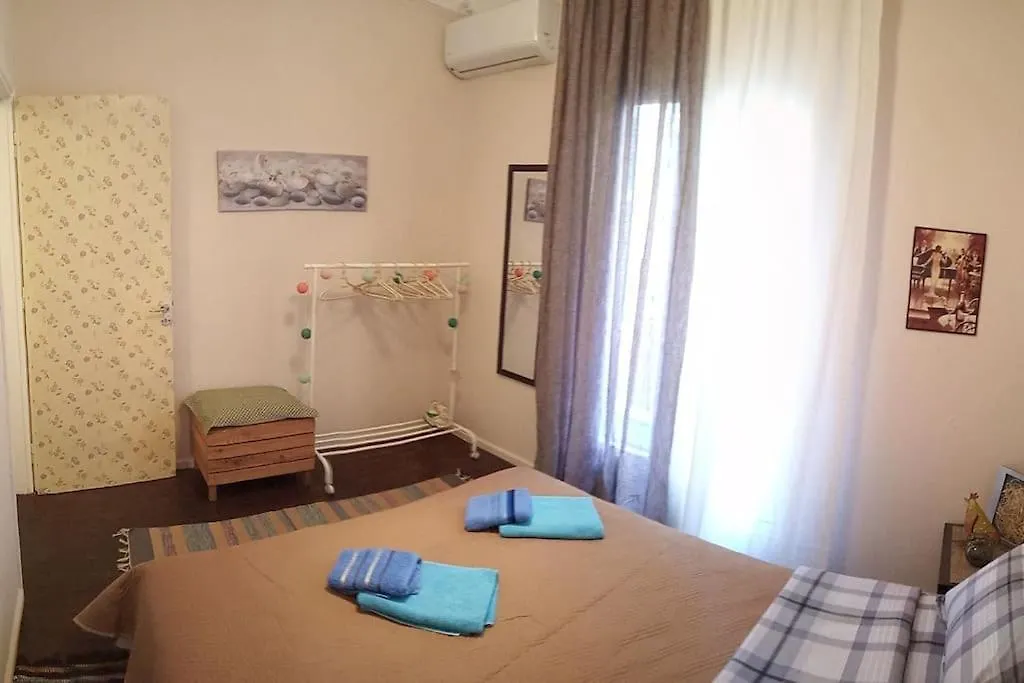 Up To 5 Guests - Cosy Apt In The Center! Daire Selanik